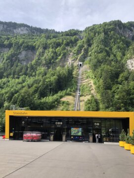Talstation der "steilsten Standseilbahn der Welt"
