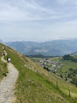 Schöne Aussicht vom Fronalpweg auf dem Stoos